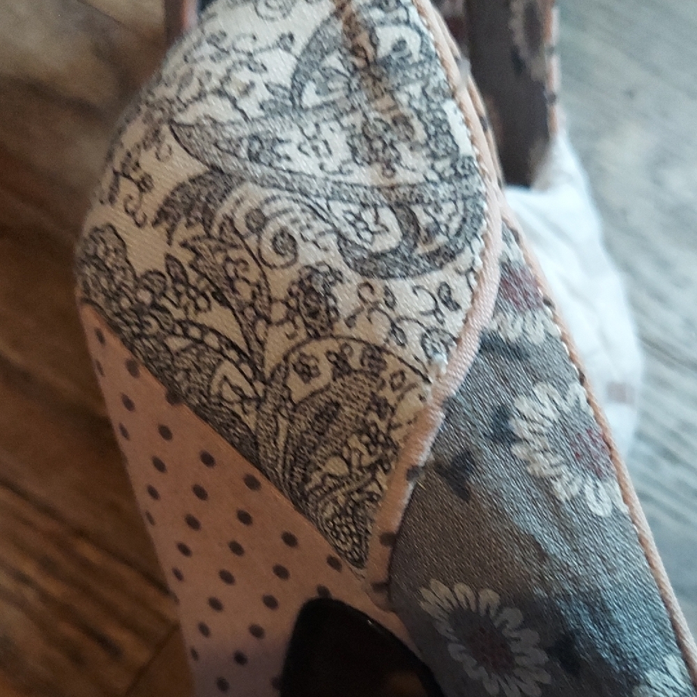 Mojo Moxy Gray and Pink Elegant Heels 7.5M - Picture 6 of 14